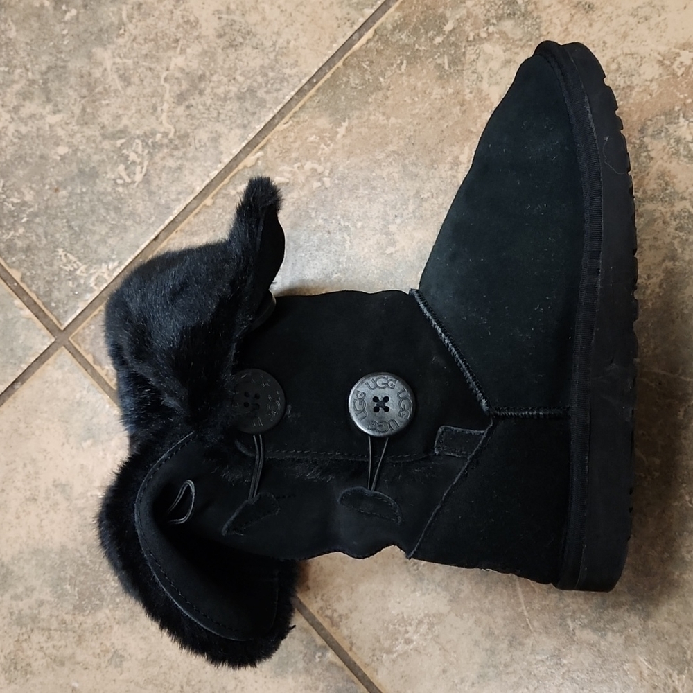 UGG classic tall Bailey button triplet size 7 - Picture 9 of 11